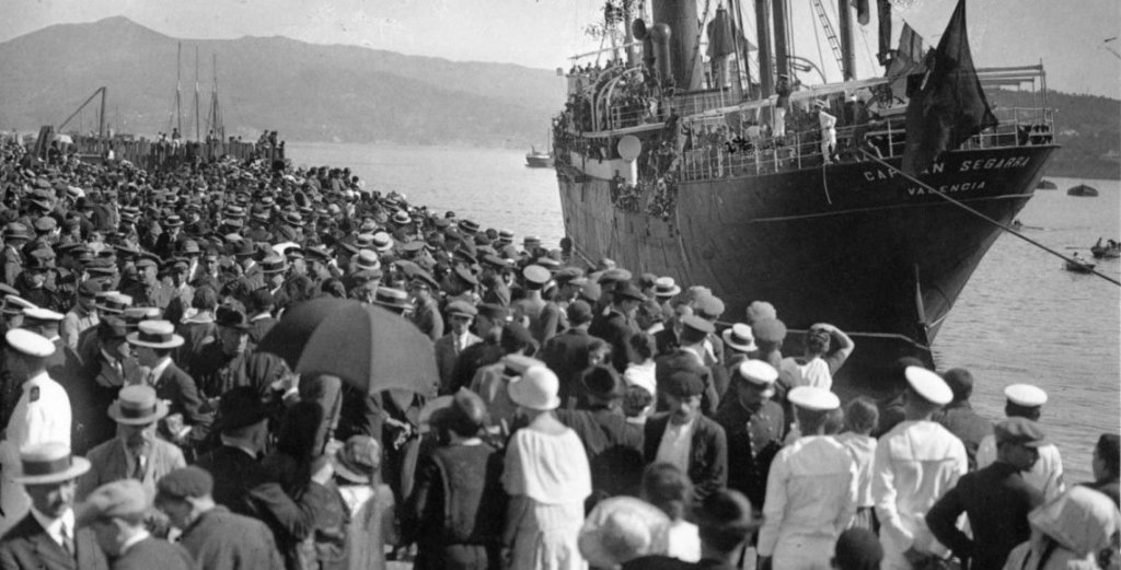 Barco de emigrantes, cerca de 1915.