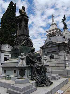 Tumba de Javier Muñiz en el Cementerio de la Recoleta.